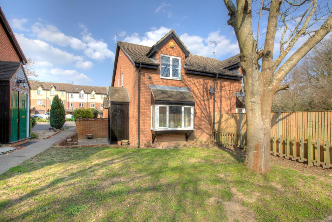 Windsor Burnham Ascot Haven Sleeps 4 Villa Слау Екстериор снимка