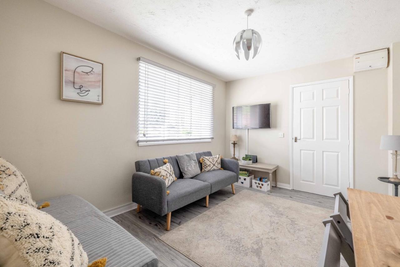 Windsor Burnham Ascot Haven Sleeps 4 Villa Слау Екстериор снимка
