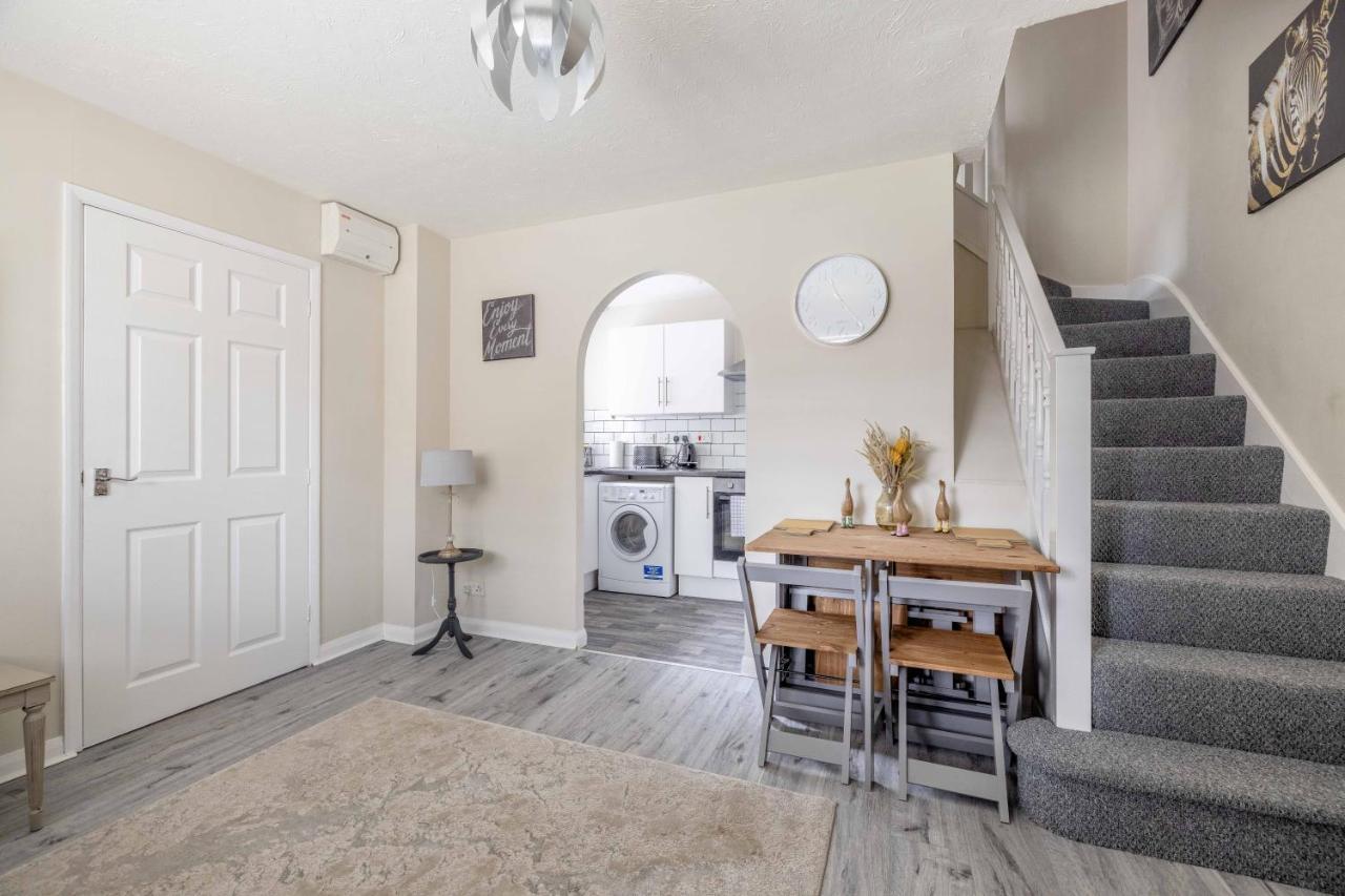 Windsor Burnham Ascot Haven Sleeps 4 Villa Слау Екстериор снимка